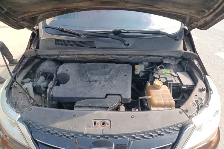 Used Baojun 730 2016 1.5L Manual Comfort Version 7 Seats China V Emission Standard Engine Bay
