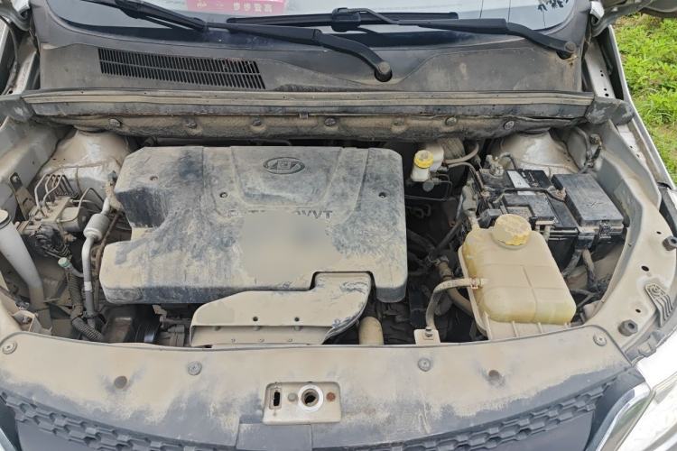 Used Baojun 730 2016 1.5L Manual Standard Version 7 Seats Engine Bay