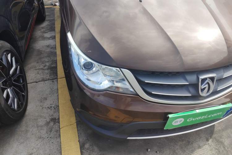 Used Baojun 730 2016 1.5L Manual Value Edition 7 Seats China V Emission Standard Right Front Headlight