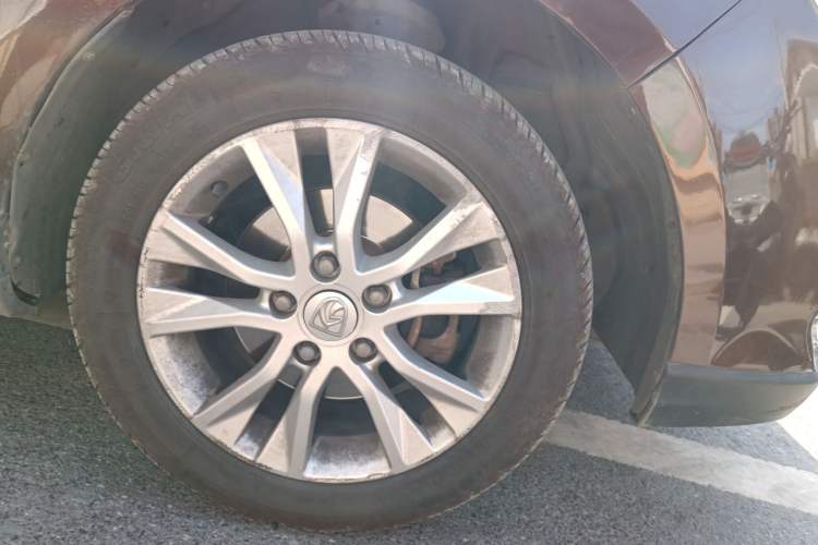 Used Baojun 730 2016 1.5L Manual Comfort Version 7 Seats China V Emission Standard Right Front Wheel Hub