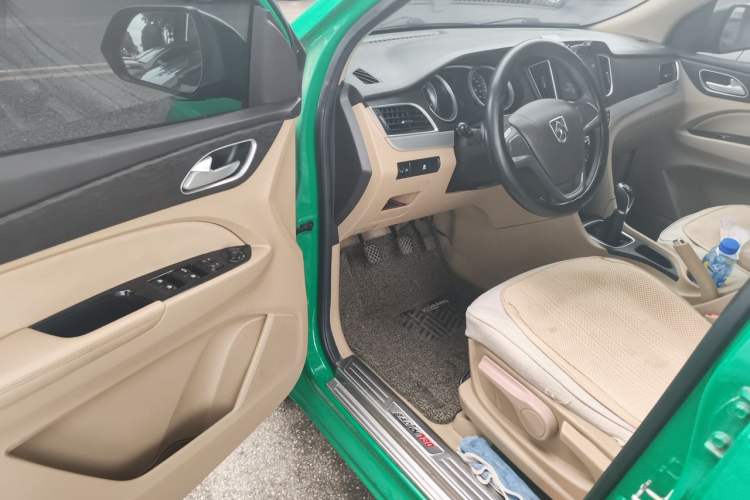 Used Baojun 730 2016 1.5L Manual Comfort Version 7 Seats China V Emission Standard Driver Seat