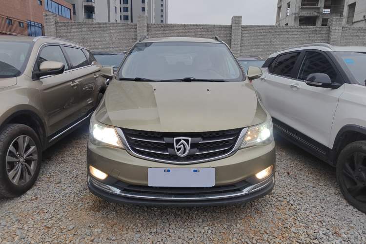 Used Baojun 730 2016 1.5L Manual Comfort Version 7 Seats China V Emission Standard Exterior 1