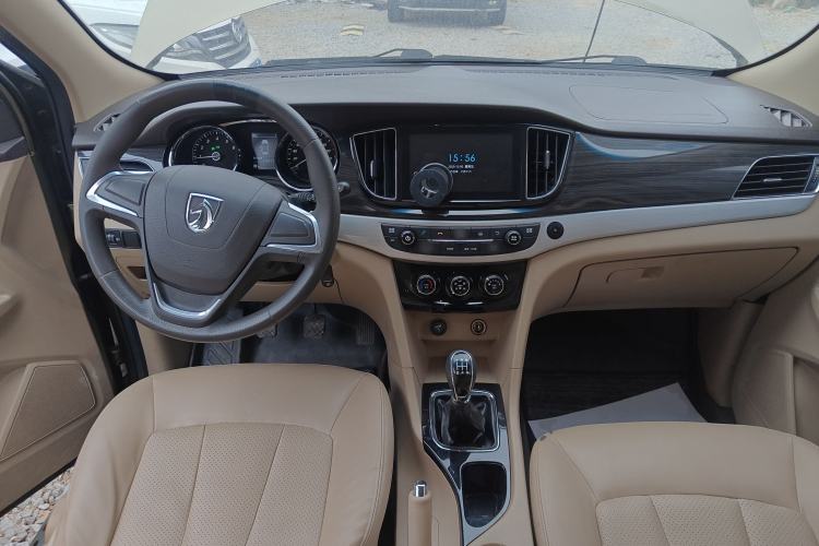 Used Baojun 730 2016 1.5L Manual Comfort Version 7 Seats China V Emission Standard Interior 2