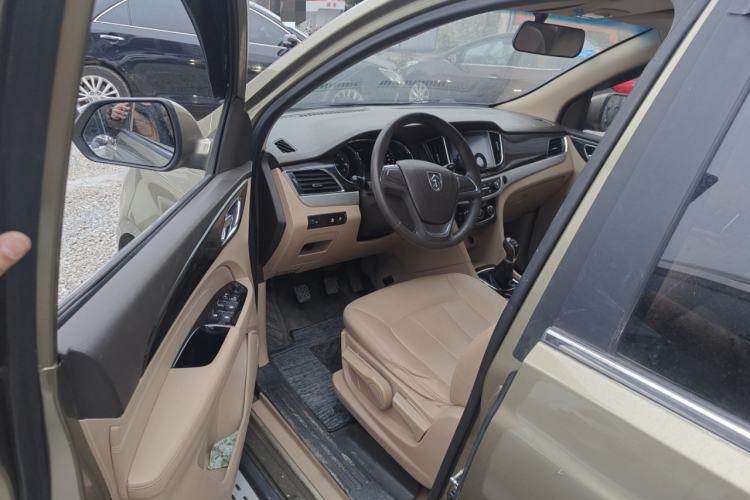 Used Baojun 730 2016 1.5L Manual Comfort Version 7 Seats China V Emission Standard Interior 3