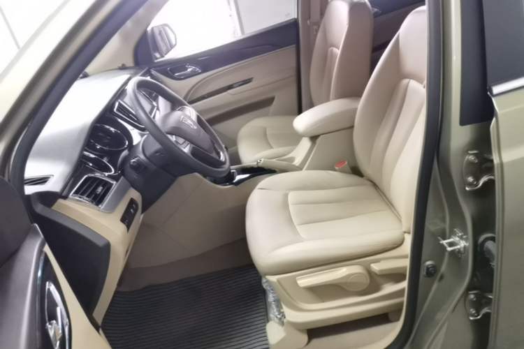 Used Baojun 730 2016 1.8L Manual Comfort Version 7 Seats Left Front Seat