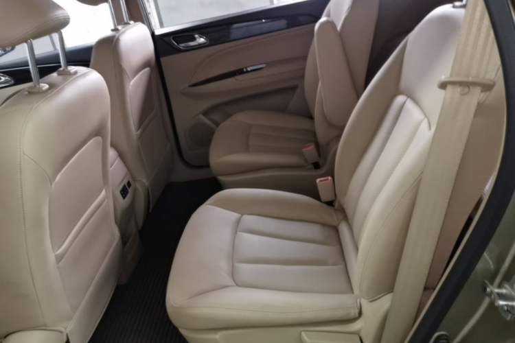 Used Baojun 730 2016 1.8L Manual Comfort Version 7 Seats Left Rear Seat