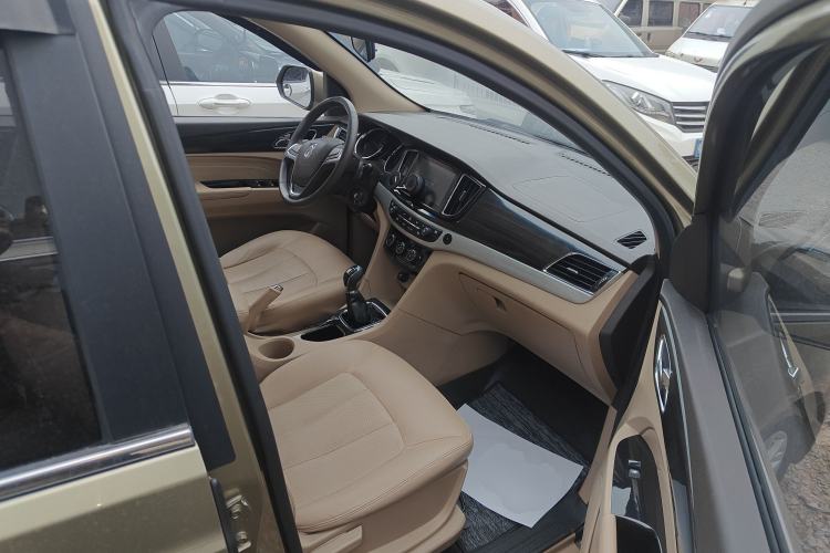 Used Baojun 730 2016 1.5L Manual Comfort Version 7 Seats China V Emission Standard Right Front Seat