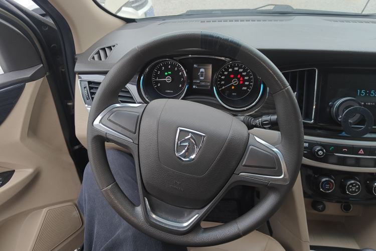 Used Baojun 730 2016 1.5L Manual Comfort Version 7 Seats China V Emission Standard Steering Wheel