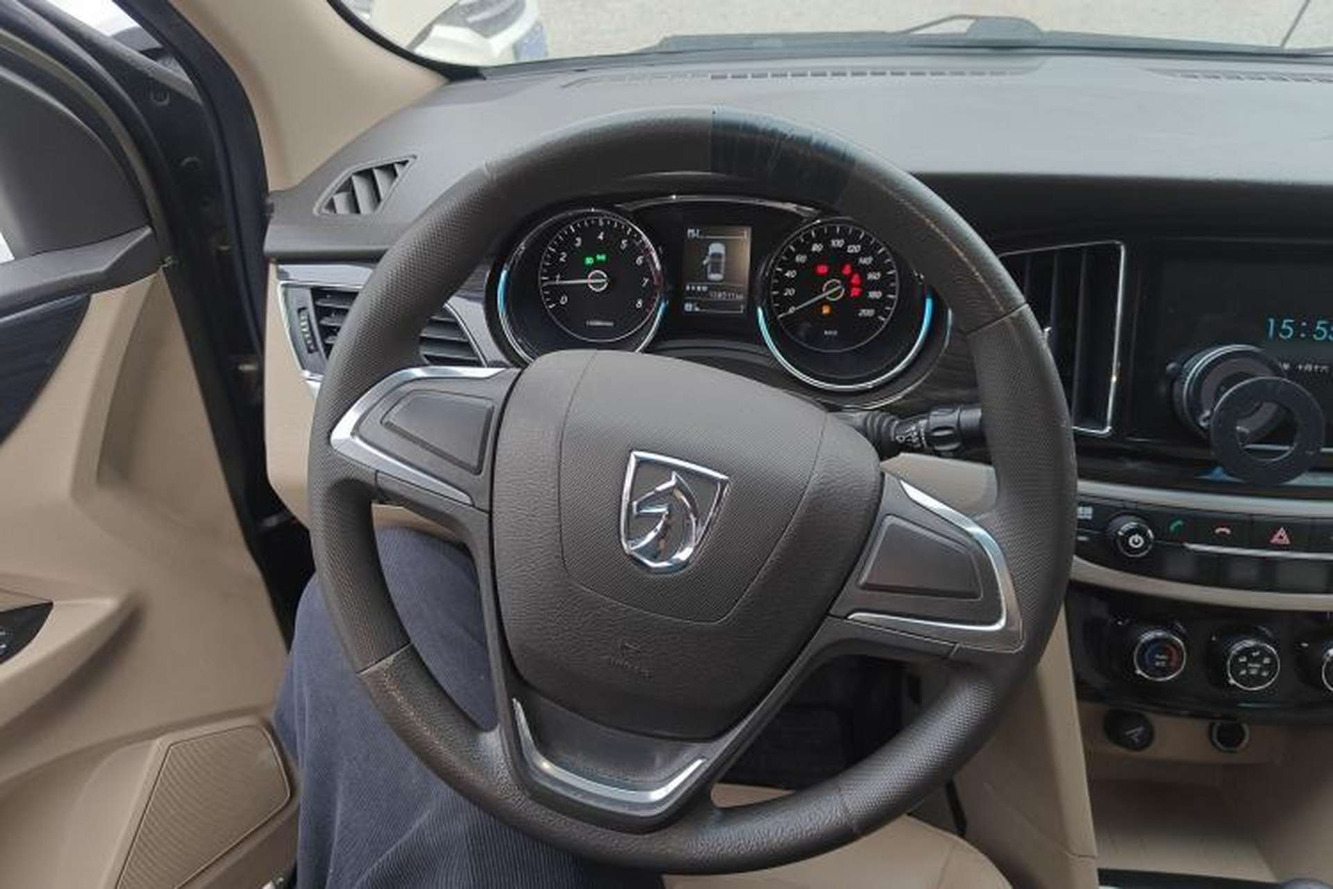 Used Baojun 730 2016 1.5L Manual Comfort Version 7 Seats China V Emission Standard Steering Wheel