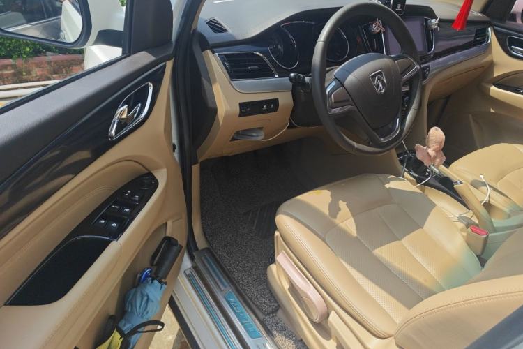 Used Baojun 730 2016 1.5L Manual Comfort Version 7 Seats China V Emission Standard Driver Seat