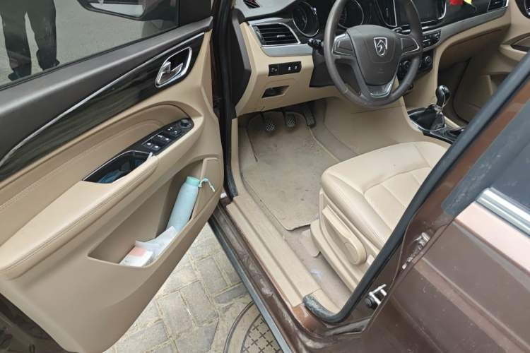 Used Baojun 730 2016 1.5L Manual Comfort Version 7 Seats China V Emission Standard Driver Seat