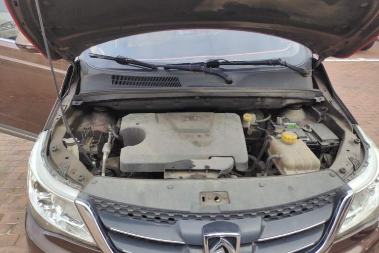 Used Baojun 730 2016 1.5L Manual Comfort Version 7 Seats China V Emission Standard Engine Bay