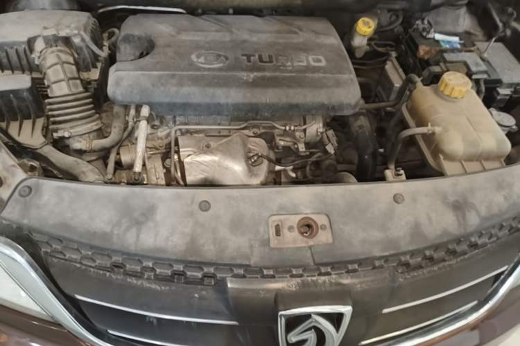 Used Baojun 730 2016 1.5T Manual Luxury Edition 7 Seats Engine Bay