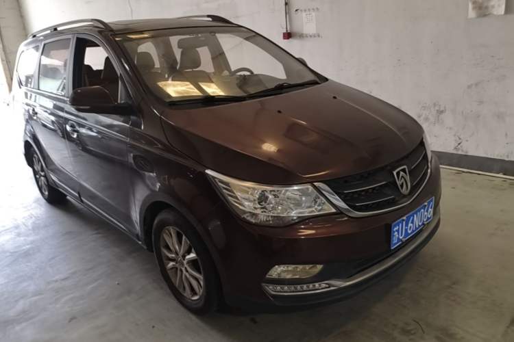 Used Baojun 730 2016 1.5T Manual Luxury Edition 7 Seats Front Right 45 Deg
