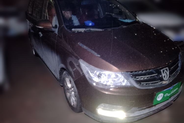 Used Baojun 730 2016 1.5T Manual Luxury Edition 7 Seats Front Right 45 Deg