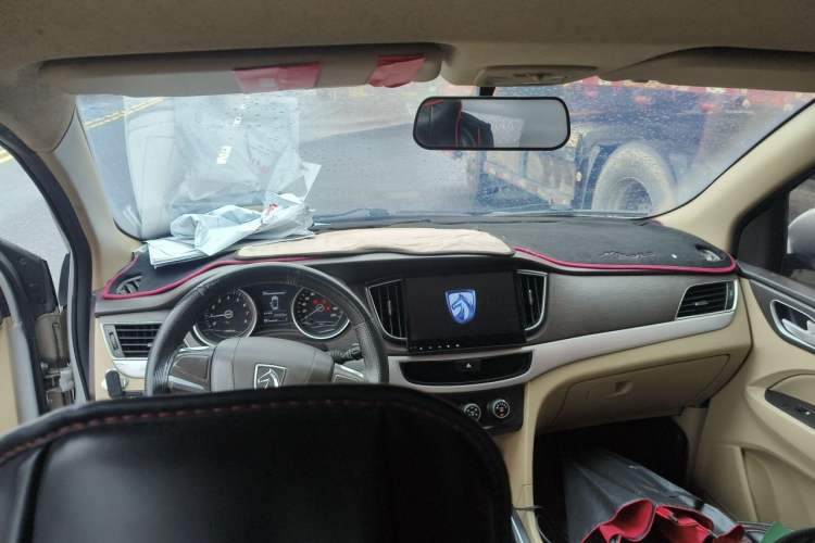 Used Baojun 730 2016 1.5L Manual Standard Version 7 Seats Headliner
