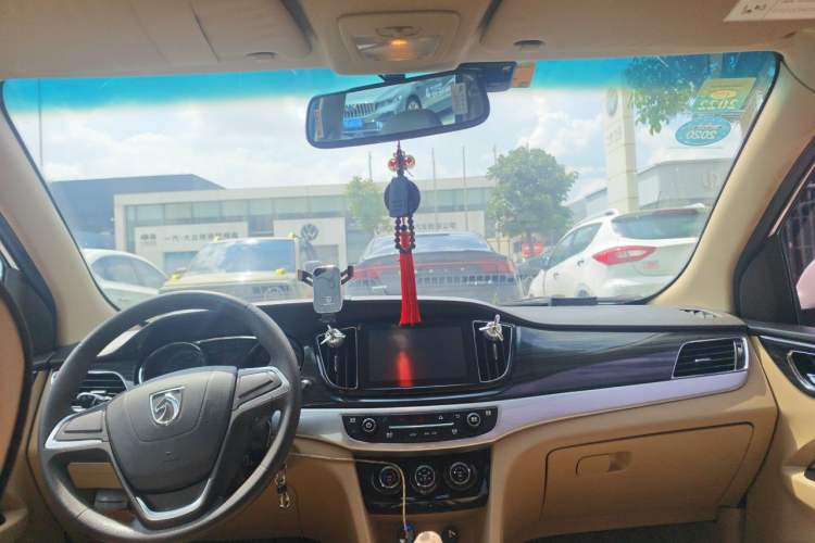 Used Baojun 730 2016 1.5L Manual Comfort Version 7 Seats China V Emission Standard Headliner