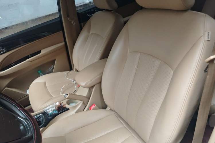 Used Baojun 730 2016 1.5L Manual Comfort Version 7 Seats China V Emission Standard Left Front Seat