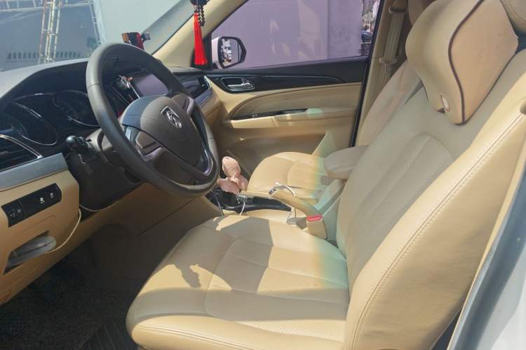 Used Baojun 730 2016 1.5L Manual Comfort Version 7 Seats China V Emission Standard Left Front Seat