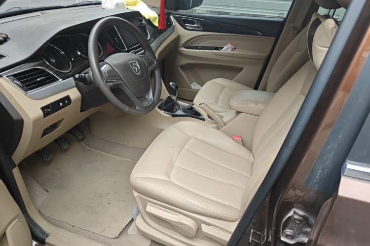 Used Baojun 730 2016 1.5L Manual Comfort Version 7 Seats China V Emission Standard Left Front Seat