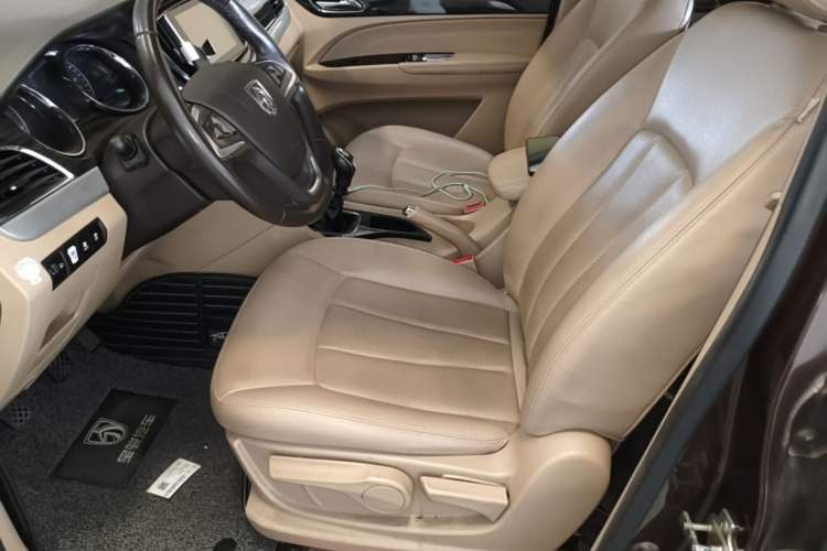 Used Baojun 730 2016 1.5T Manual Luxury Edition 7 Seats Left Front Seat