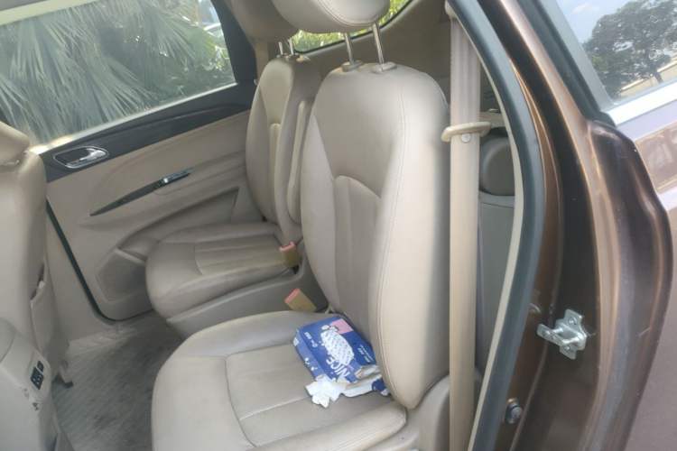 Used Baojun 730 2016 1.5L Manual Luxury Edition 7 Seats Left Rear Seat