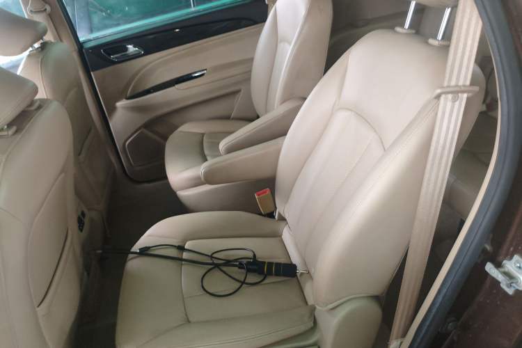Used Baojun 730 2016 1.5L Manual Comfort Version 7 Seats China V Emission Standard Left Rear Seat