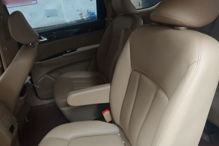 Used Baojun 730 2016 1.5L Manual Comfort Version 7 Seats China V Emission Standard Left Rear Seat