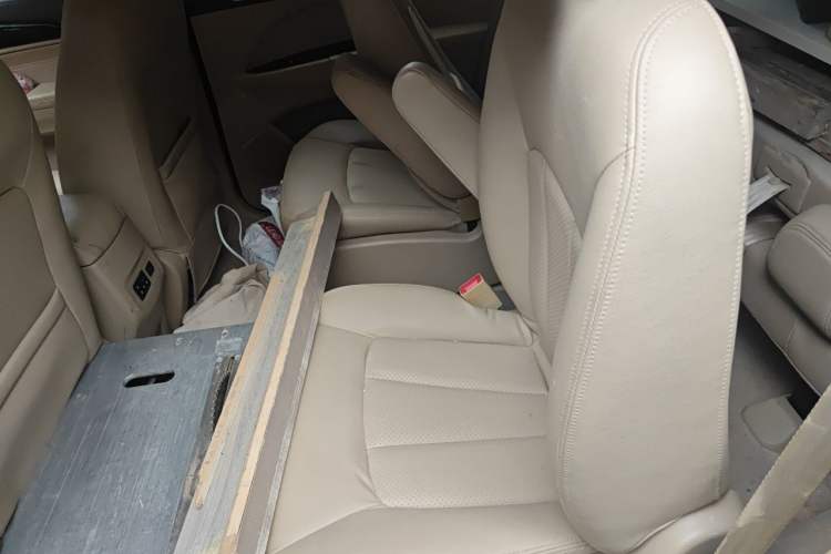 Used Baojun 730 2016 1.5L Manual Comfort Version 7 Seats China V Emission Standard Left Rear Seat