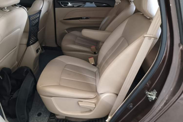 Used Baojun 730 2016 1.5T Manual Luxury Edition 7 Seats Left Rear Seat