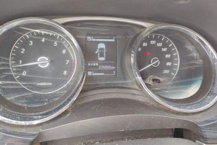 Used Baojun 730 2016 1.5L Manual Comfort Version 7 Seats China V Emission Standard Odometer Close Up