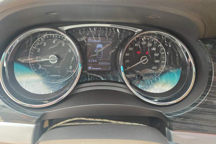 Used Baojun 730 2016 1.5L Manual Comfort Version 7 Seats China V Emission Standard Odometer Close Up