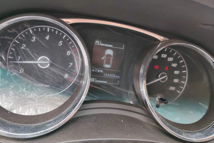 Used Baojun 730 2016 1.5L Manual Comfort Version 7 Seats China V Emission Standard Odometer Close Up