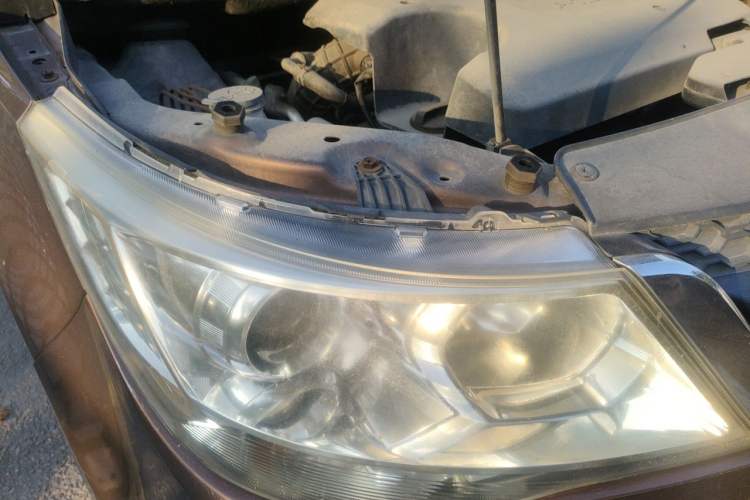 Used Baojun 730 2016 1.5L Manual Luxury Edition 7 Seats Right Front Headlight