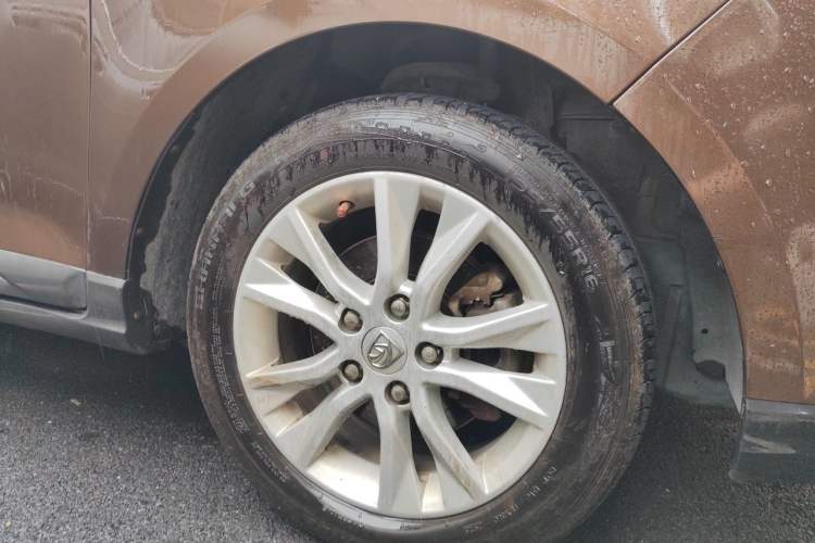 Used Baojun 730 2016 1.5L Manual Comfort Version 7 Seats China V Emission Standard Right Front Wheel Hub