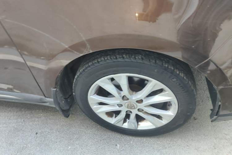 Used Baojun 730 2016 1.5L Manual Luxury Edition 7 Seats Right Front Wheel Hub