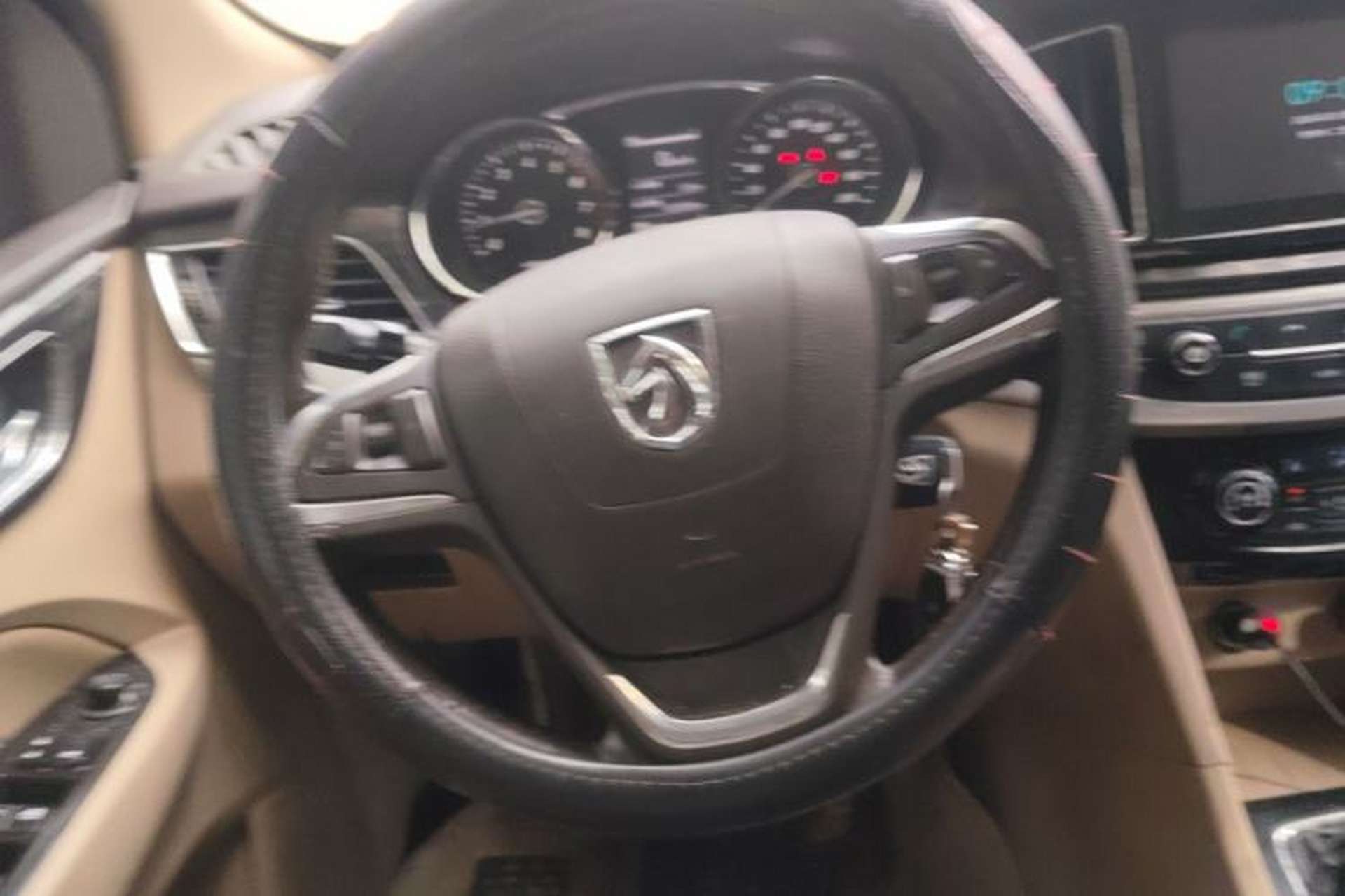 Used Baojun 730 2016 1.8L Manual Luxury Edition 7 Seats Steering Wheel