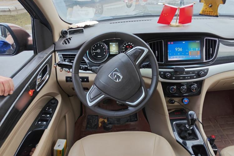 Used Baojun 730 2016 1.5L Manual Comfort Version 7 Seats China V Emission Standard Steering Wheel