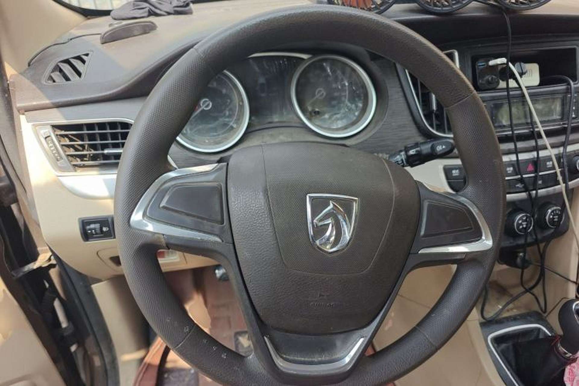 Used Baojun 730 2016 1.5L Manual Standard Version 7 Seats Steering Wheel