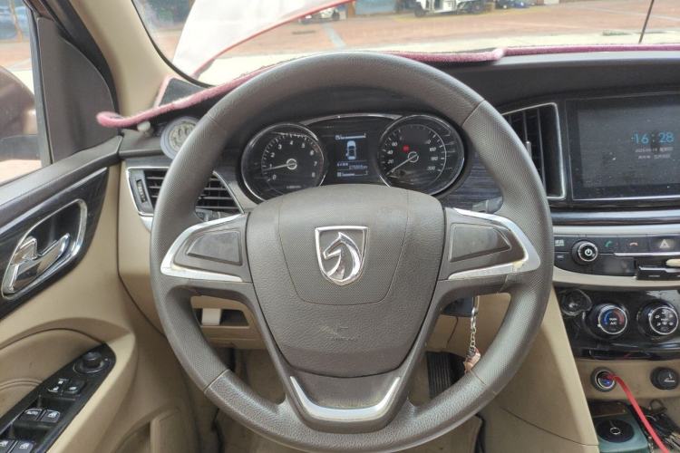 Used Baojun 730 2016 1.5L Manual Comfort Version 7 Seats China V Emission Standard Steering Wheel