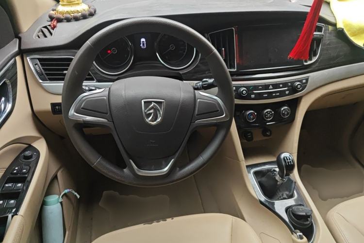 Used Baojun 730 2016 1.5L Manual Comfort Version 7 Seats China V Emission Standard Steering Wheel