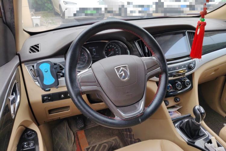 Used Baojun 730 2016 1.5L Manual Comfort Version 7 Seats China V Emission Standard Steering Wheel