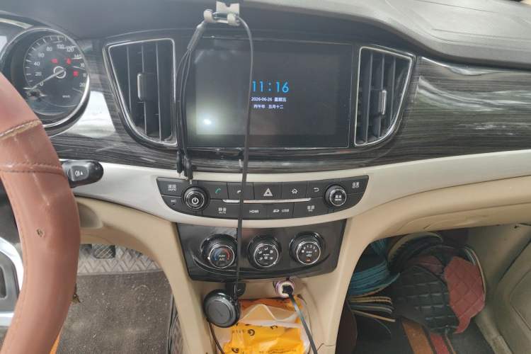 Used Baojun 730 2016 1.5L Manual Comfort Version 7 Seats China V Emission Standard Audio And AC Panel