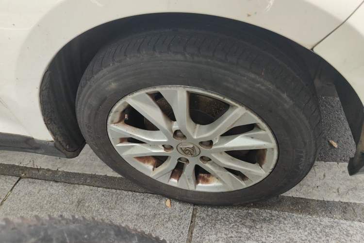 Used Baojun 730 2016 1.5L Manual Comfort Version 7 Seats China V Emission Standard Right Front Wheel Hub