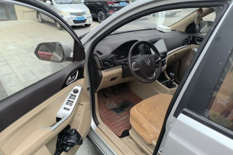 Used Baojun 730 2016 1.5L Manual Comfort Version 7 Seats China V Emission Standard Driver Seat