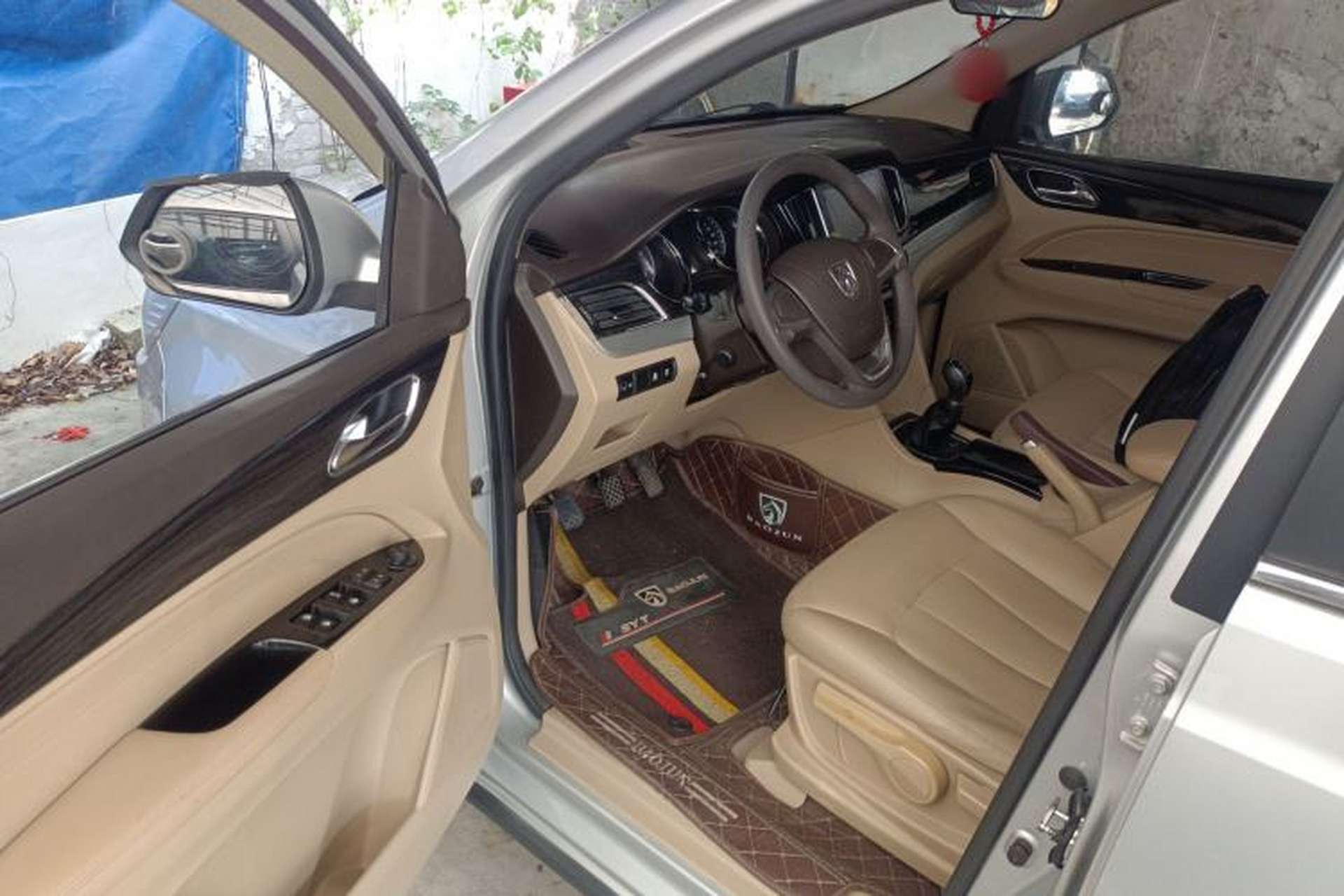 Used Baojun 730 2016 1.8L Manual Comfort Version 7 Seats Driver Seat