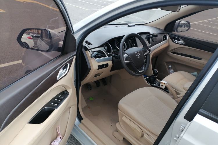 Used Baojun 730 2016 Revised 1.5L Manual Standard Version 7 Seats China V Emission Standard Driver Seat