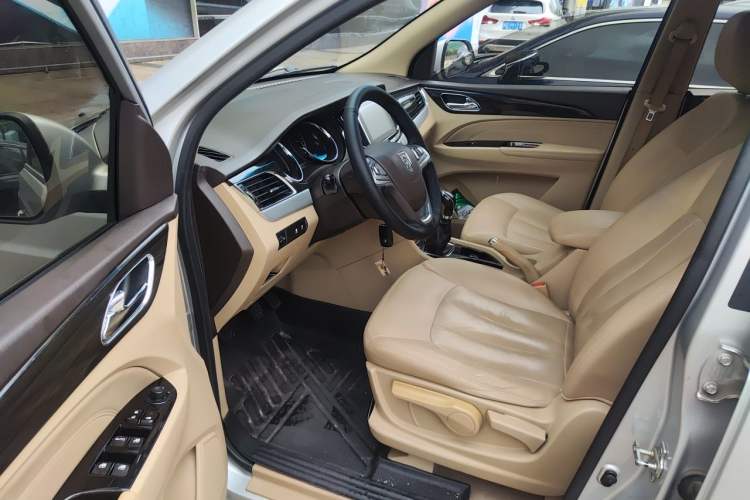 Used Baojun 730 2016 1.5L Manual Luxury Edition 7 Seats Driver Seat