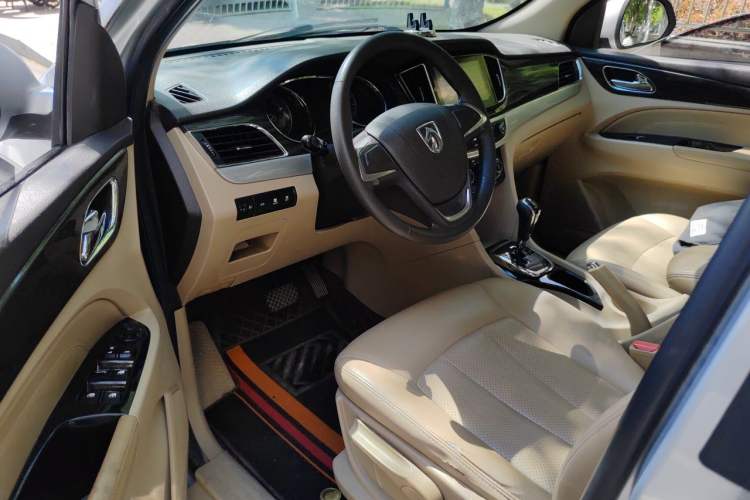 Used Baojun 730 2016 1.8L iAMT Comfort Version 7 Seats Driver Seat
