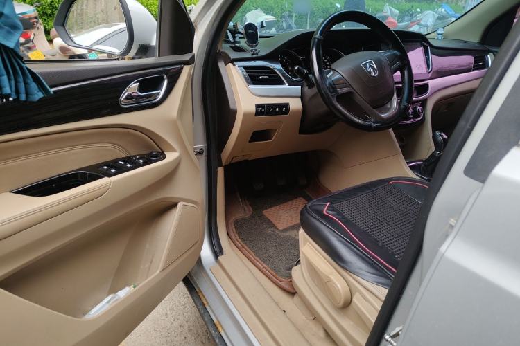 Used Baojun 730 2016 1.5L Manual Comfort Version 7 Seats China V Emission Standard Driver Seat